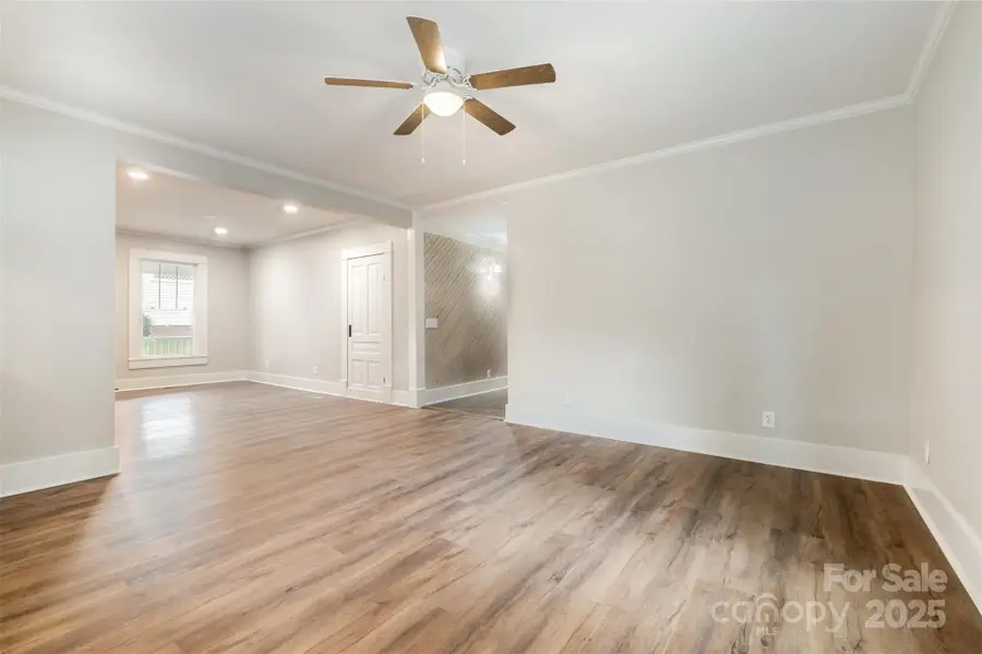 340 W Center Avenue, Mooresville, NC 28115 - Image #2