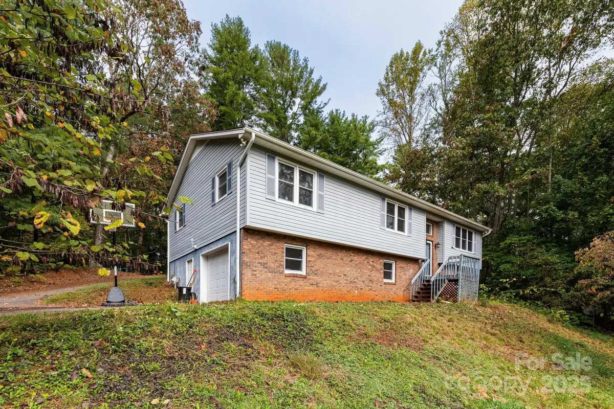 84 High Country Road, Weaverville, NC 28787 - Image #1