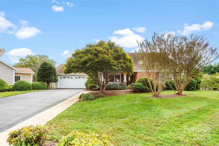 1113 Citation Circle, Hendersonville, NC 28739 - Image #2