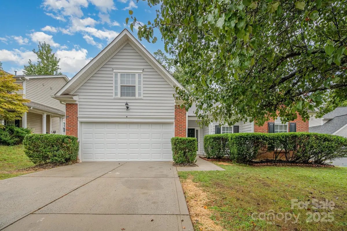 6043 Shining Oak Lane, Charlotte, NC 28269 - Image #1