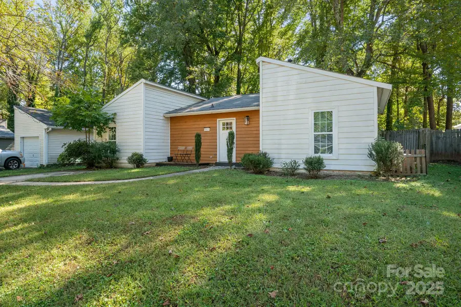 5812 Rock Hollow Drive, Charlotte, NC 28212 - Image #3