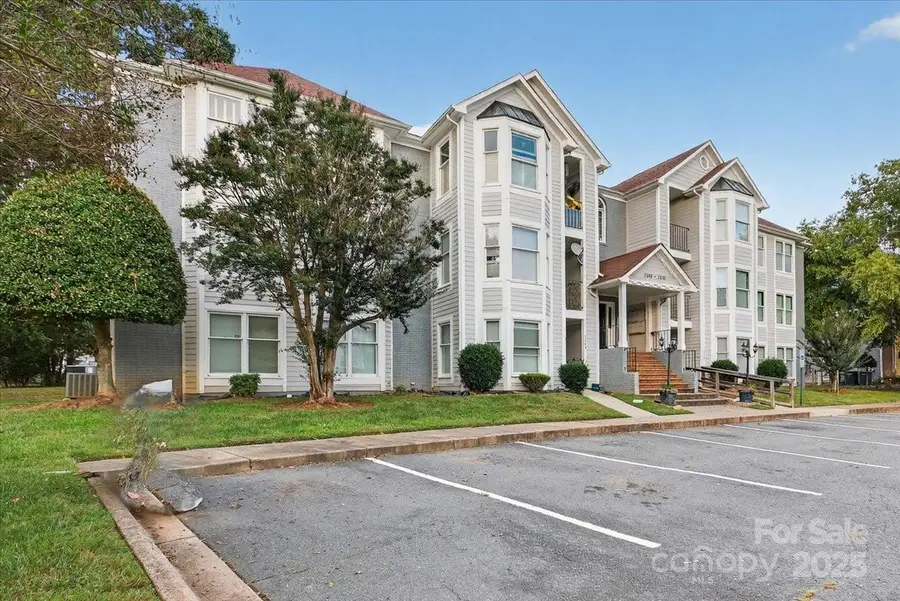 7348 Rose Terrace Court, Charlotte, NC 28215 - Image #2