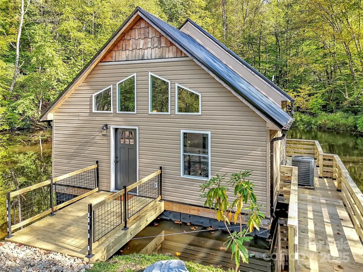 535 Hemlock Loop, Maggie Valley, NC 28751 - Image #1
