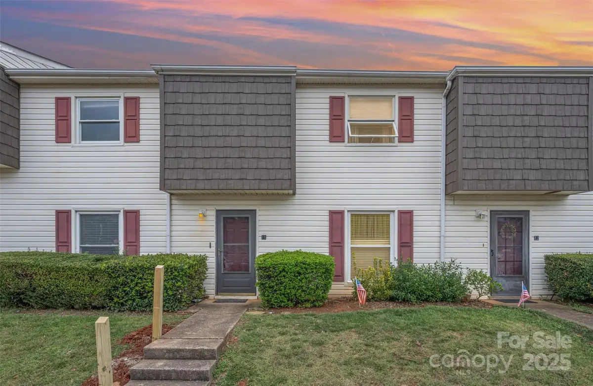 7909 Lakehouse Lane, Charlotte, NC 28210 - Image #1