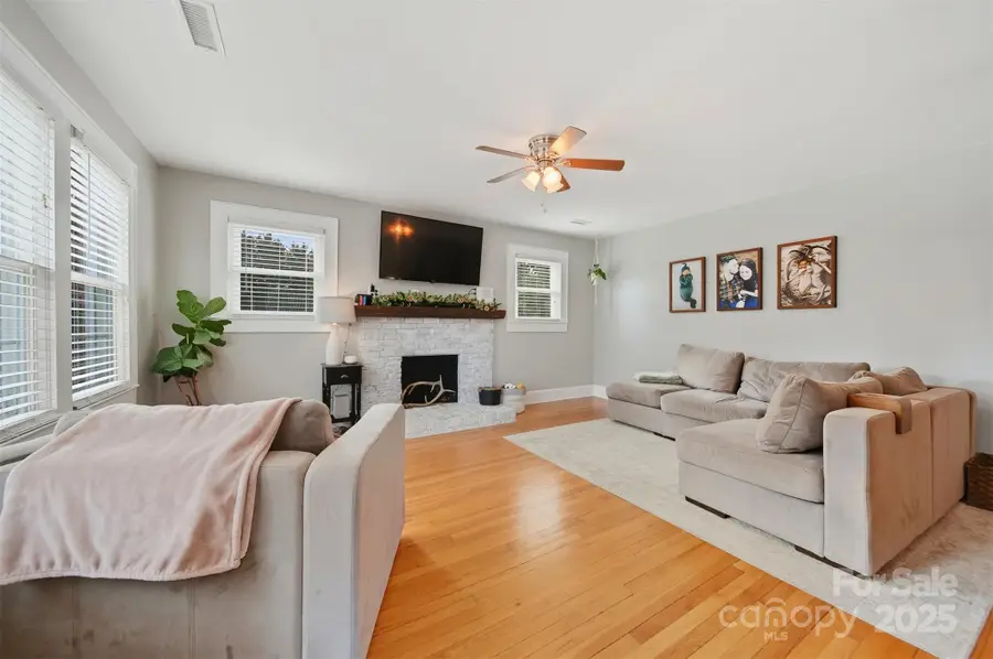 116 Huss Avenue, Hudson, NC 28638 - Image #2