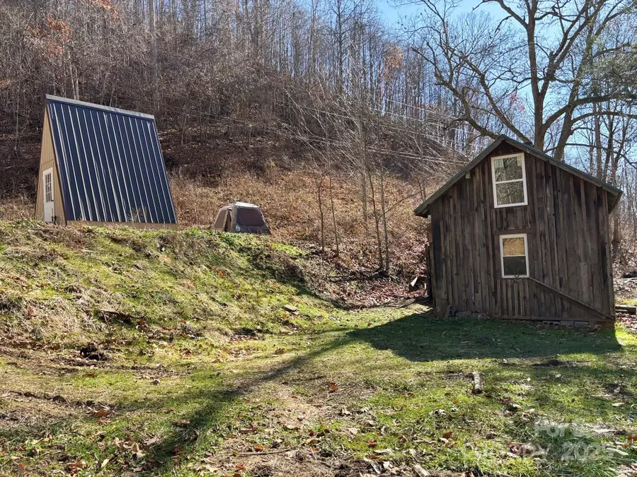 520 Renfro Road, Green Mountain, NC 28740 - Image #3