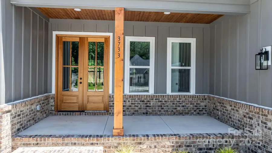 3733 Whitney Drive Ne, Hickory, NC 28601 - Image #3