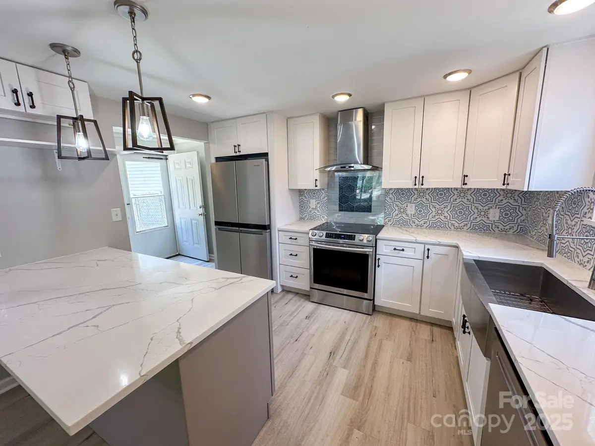 7812 Highbanks Court, Charlotte, NC 28212 - Image #1