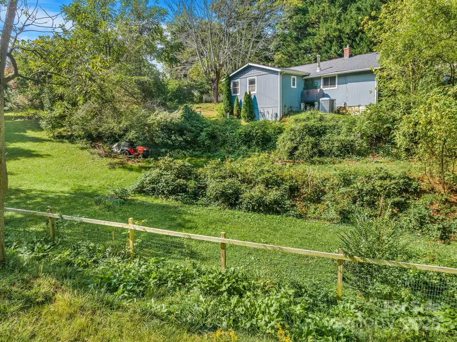 127 Jonestown Road, Asheville, NC 28804 - Image #2