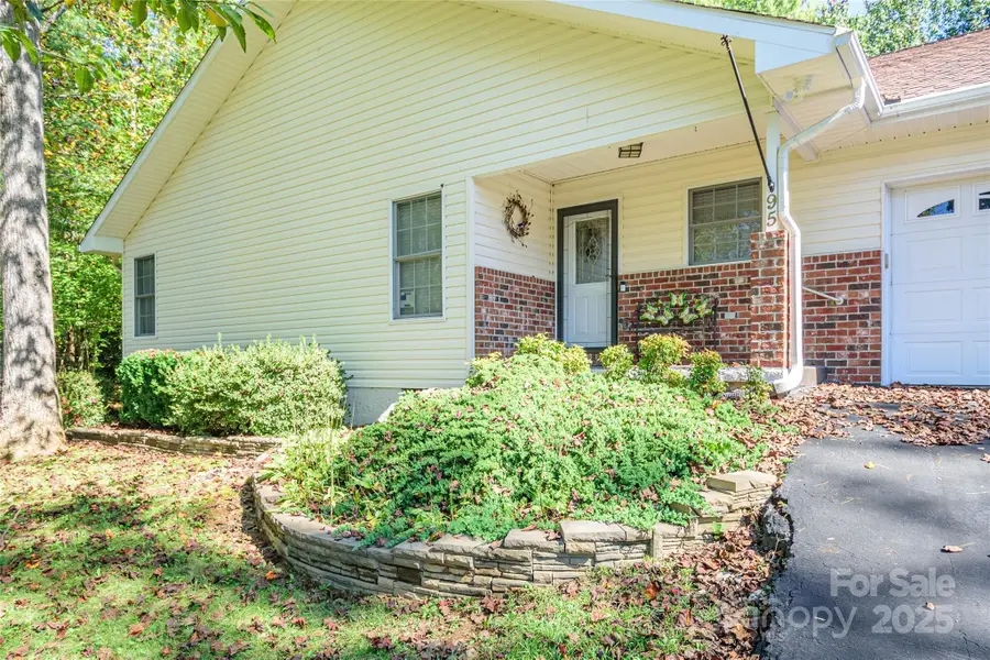 95 Bridgetteloop Road, Hendersonville, NC 28791 - Image #2