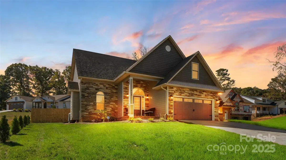 137 Maplewood Court, Hudson, NC 28638 - Image #1