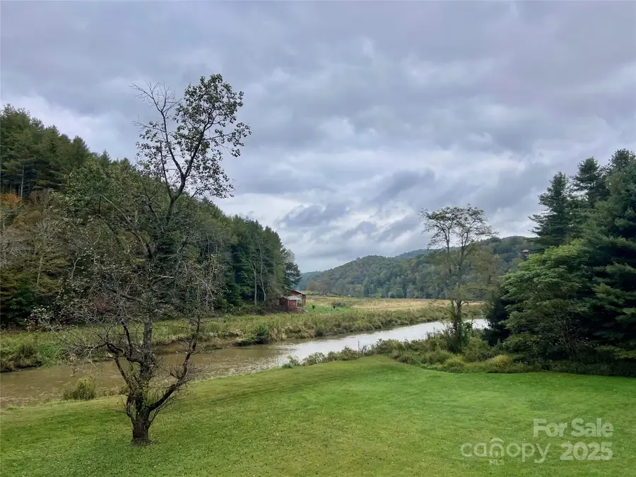 567 Daniel Daughters Drive, West Jefferson, NC 28694 - Image #3