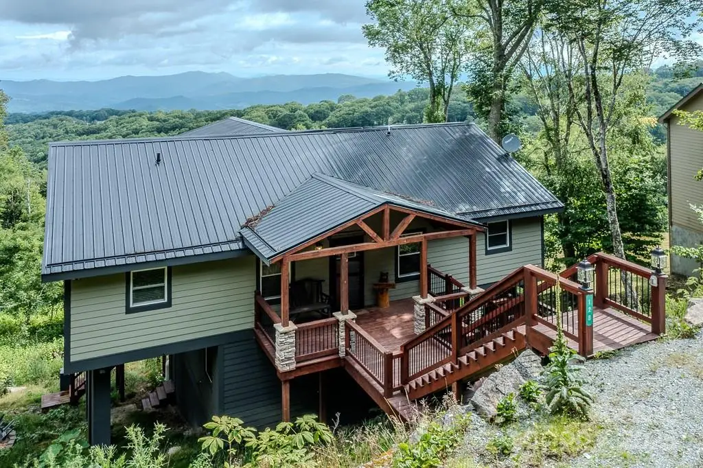 128 Hawthorn Road, Banner Elk, NC 28604 - Image #1