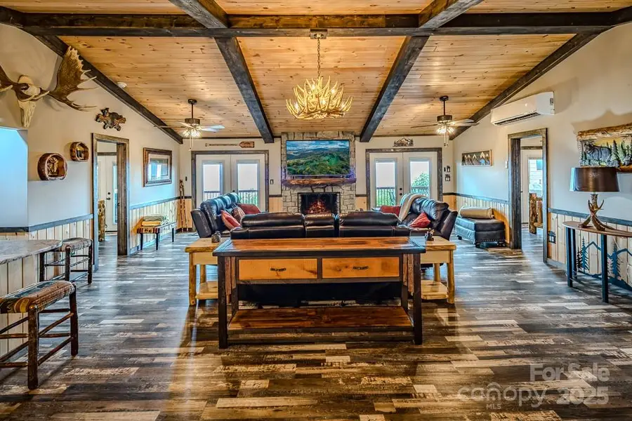 128 Hawthorn Road, Banner Elk, NC 28604 - Image #2