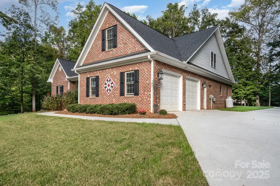 125 Drayton Court, Mocksville, NC 27028 - Image #2