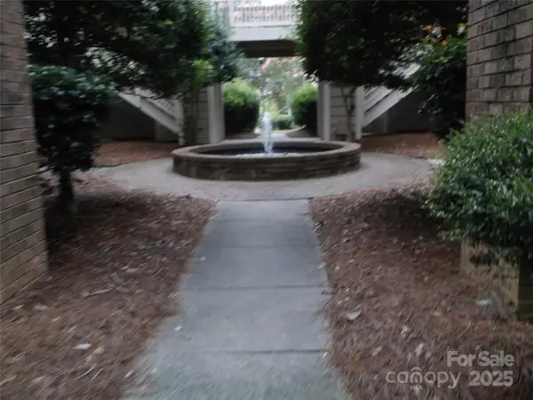 5007 Sharon Road #O, Charlotte, NC 28210