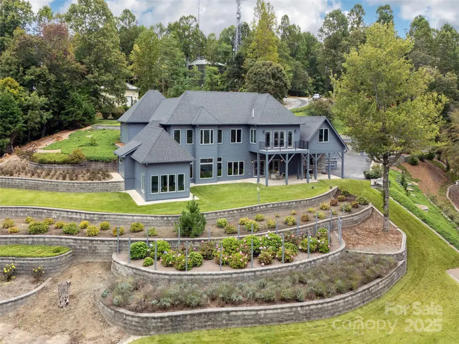 161 Birchwood Drive, Hendersonville, NC 28739 - Image #3