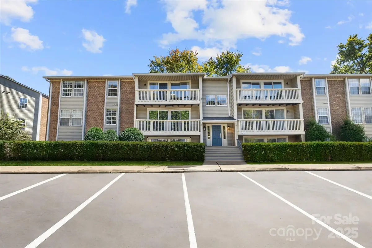 1634 Arlyn Circle #J, Charlotte, NC 28213 - Image #1