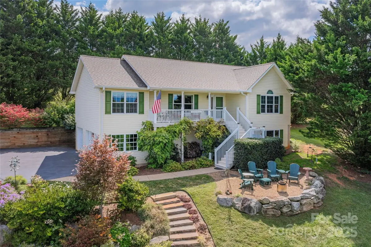 27 Worthington Lane, Weaverville, NC 28787 - Image #1