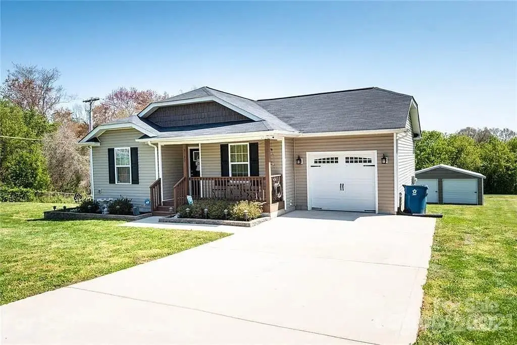 3430 Maiden Springs Drive, Maiden, NC 28650 - Image #1