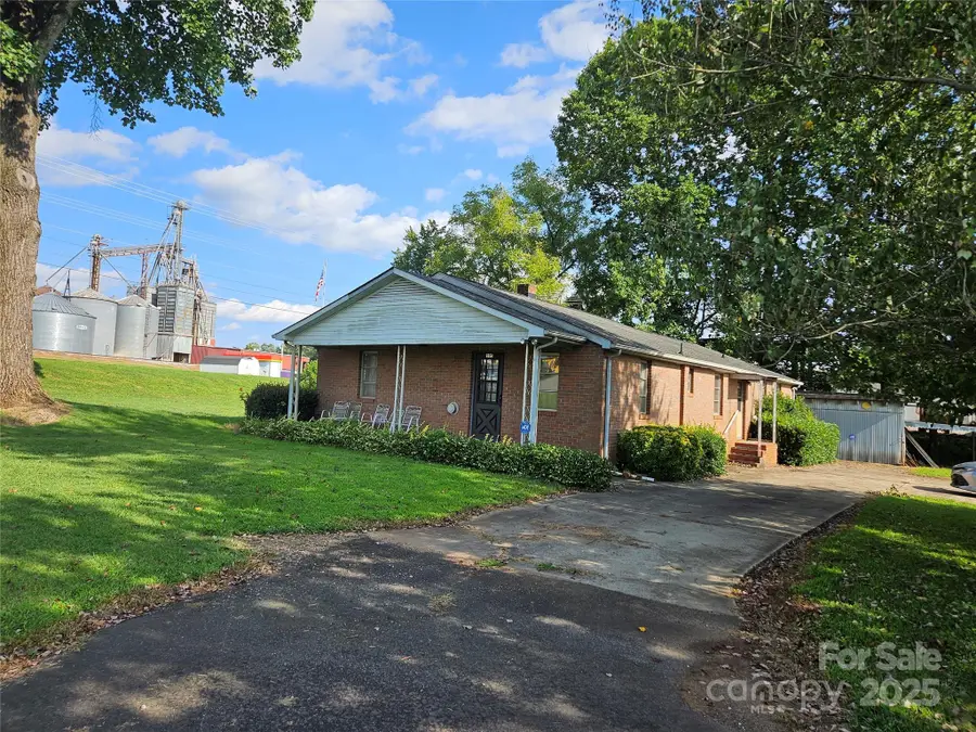 105 Marble Road, Statesville, NC 28625 - Image #2