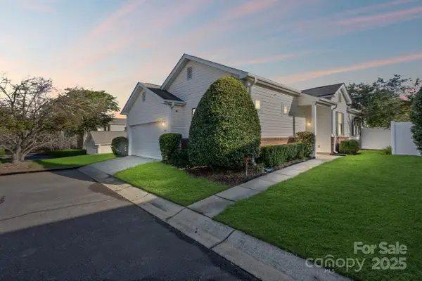 8663 Meadowmont View Drive, Charlotte, NC 28269