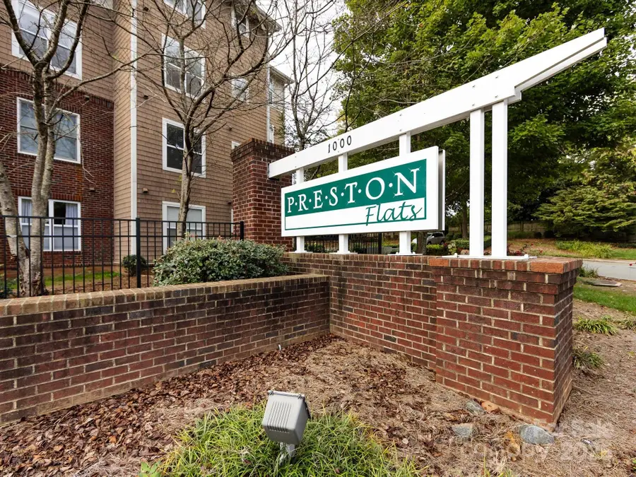 1000 E Woodlawn Road #216, Charlotte, NC 28209 - Image #2