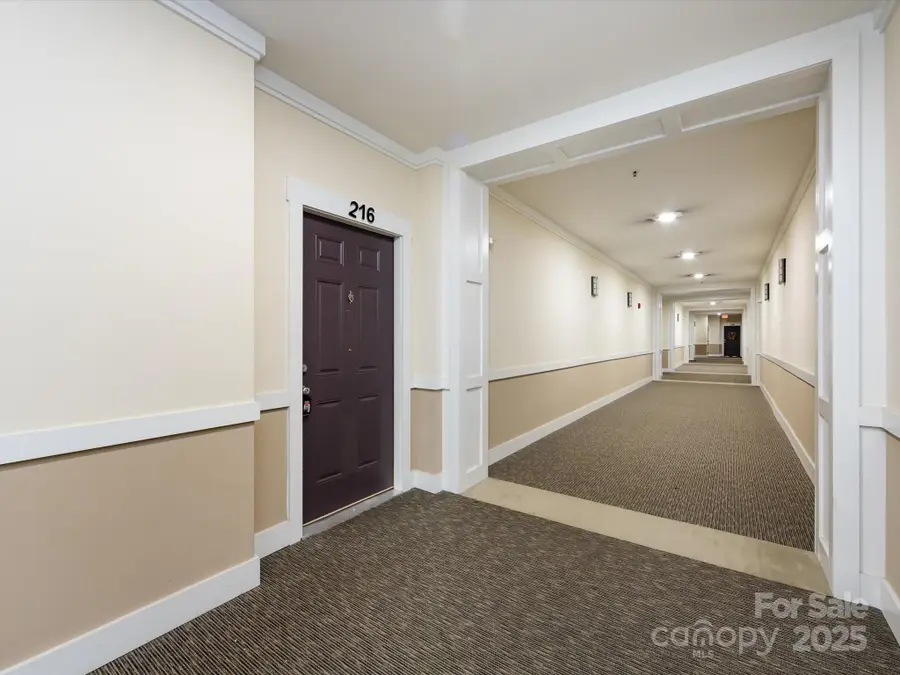 1000 E Woodlawn Road #216, Charlotte, NC 28209 - Image #3