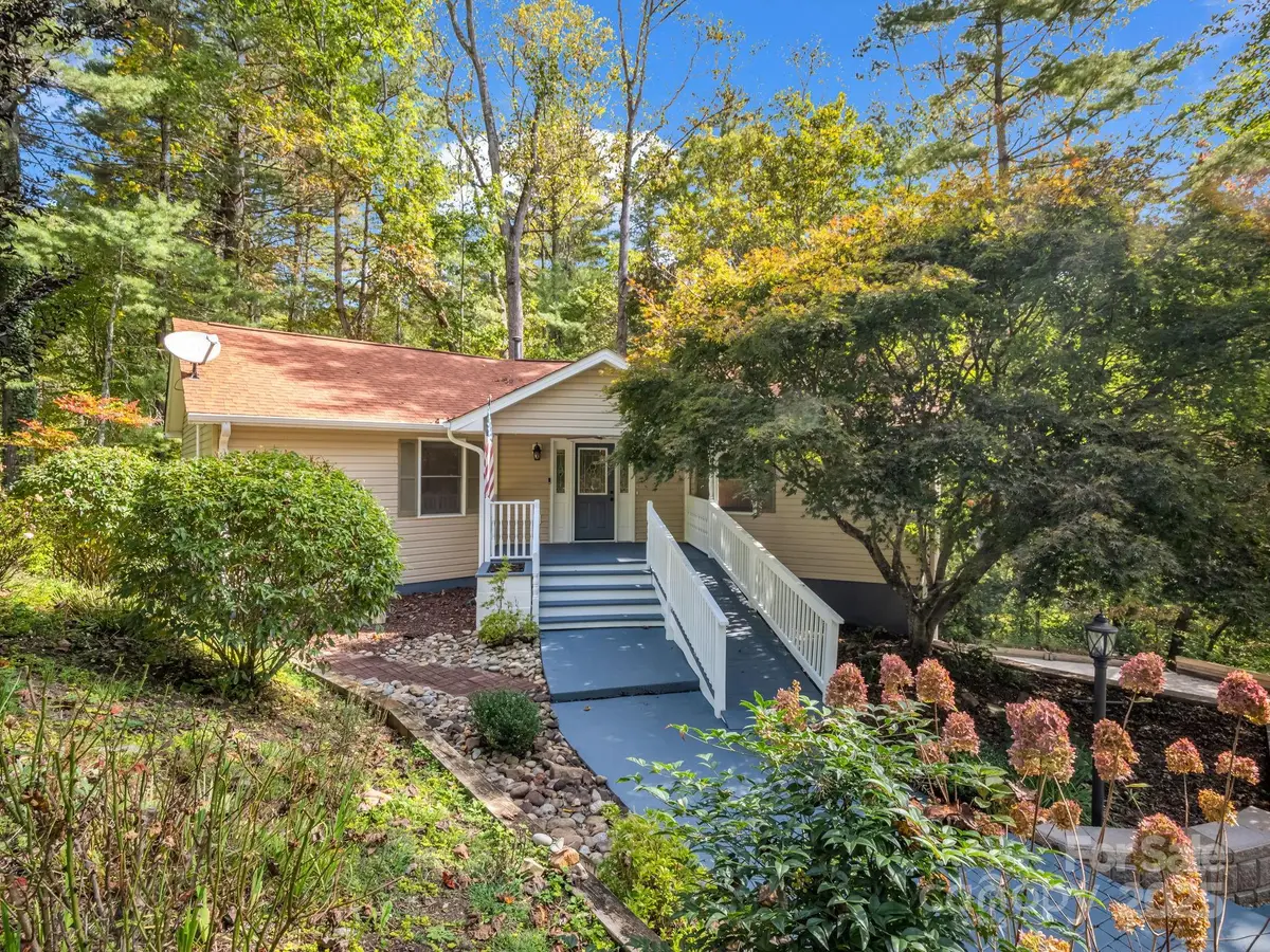 204 Pine Berry Circle, Hendersonville, NC 28739 - Image #1