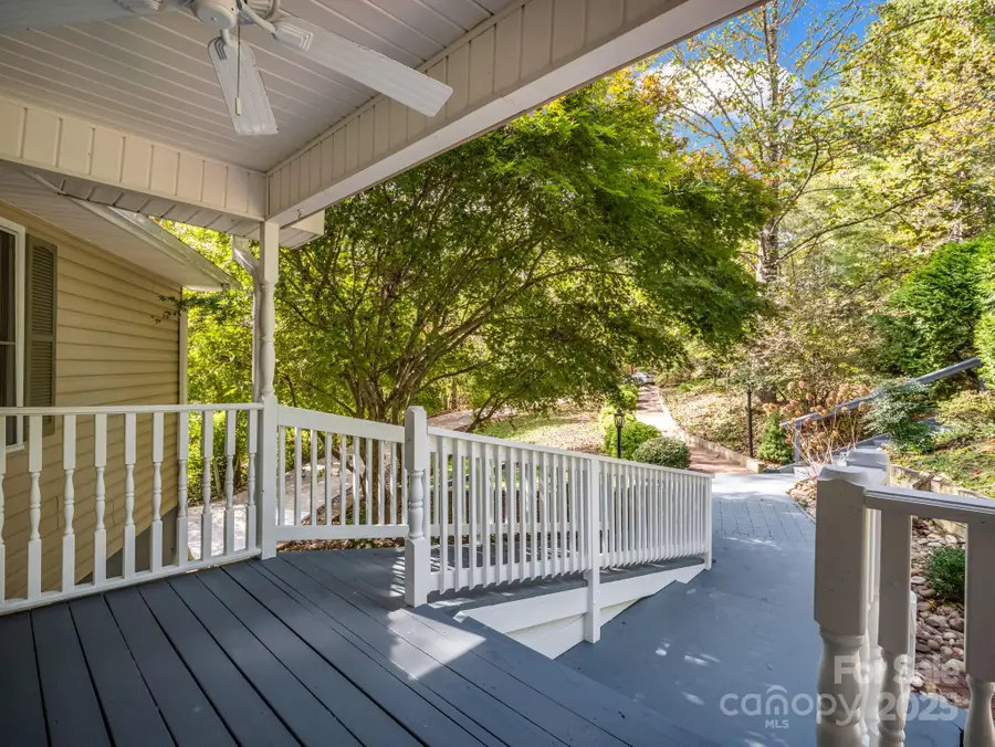 204 Pine Berry Circle, Hendersonville, NC 28739 - Image #3