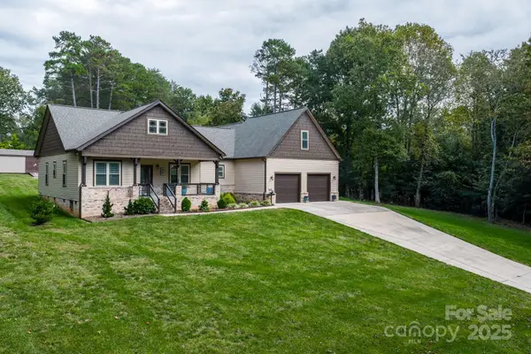 4850 Woodwinds Drive Ne, Hickory, NC 28601