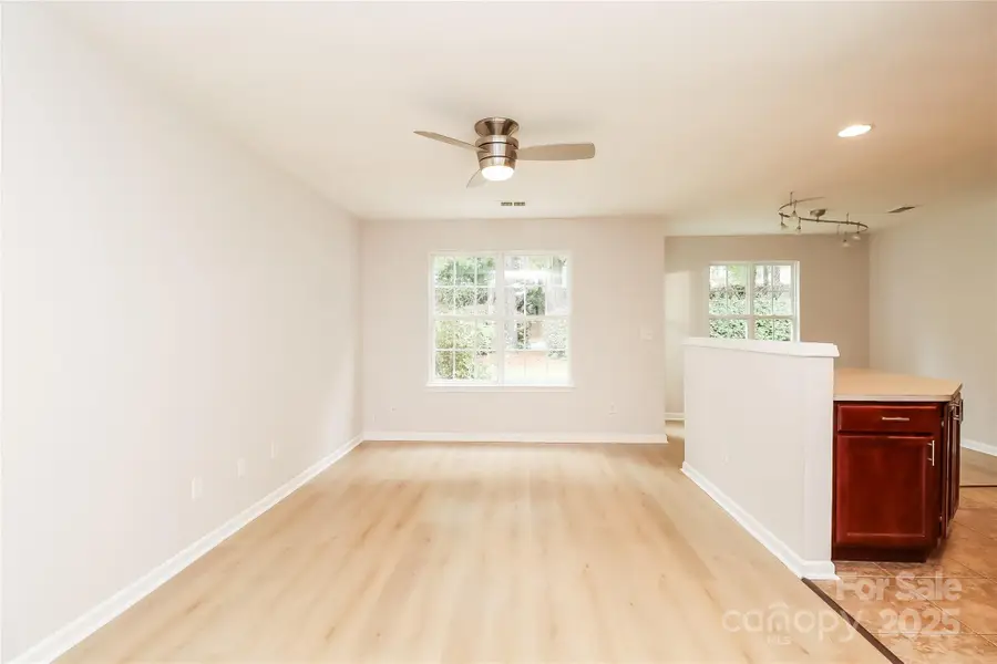 10007 University Park Lane, Charlotte, NC 28213 - Image #2