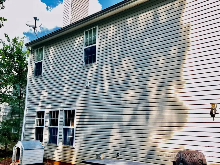 5502 Freestone Drive, Charlotte, NC 28216 - Image #3