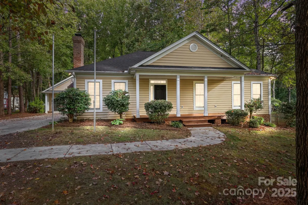 6217 Randy Drive, Charlotte, NC 28215 - Image #1