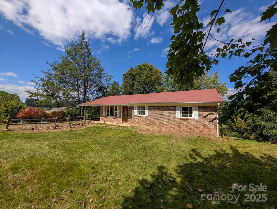 117 River Look Drive, Burnsville, NC 28714 - Image #3