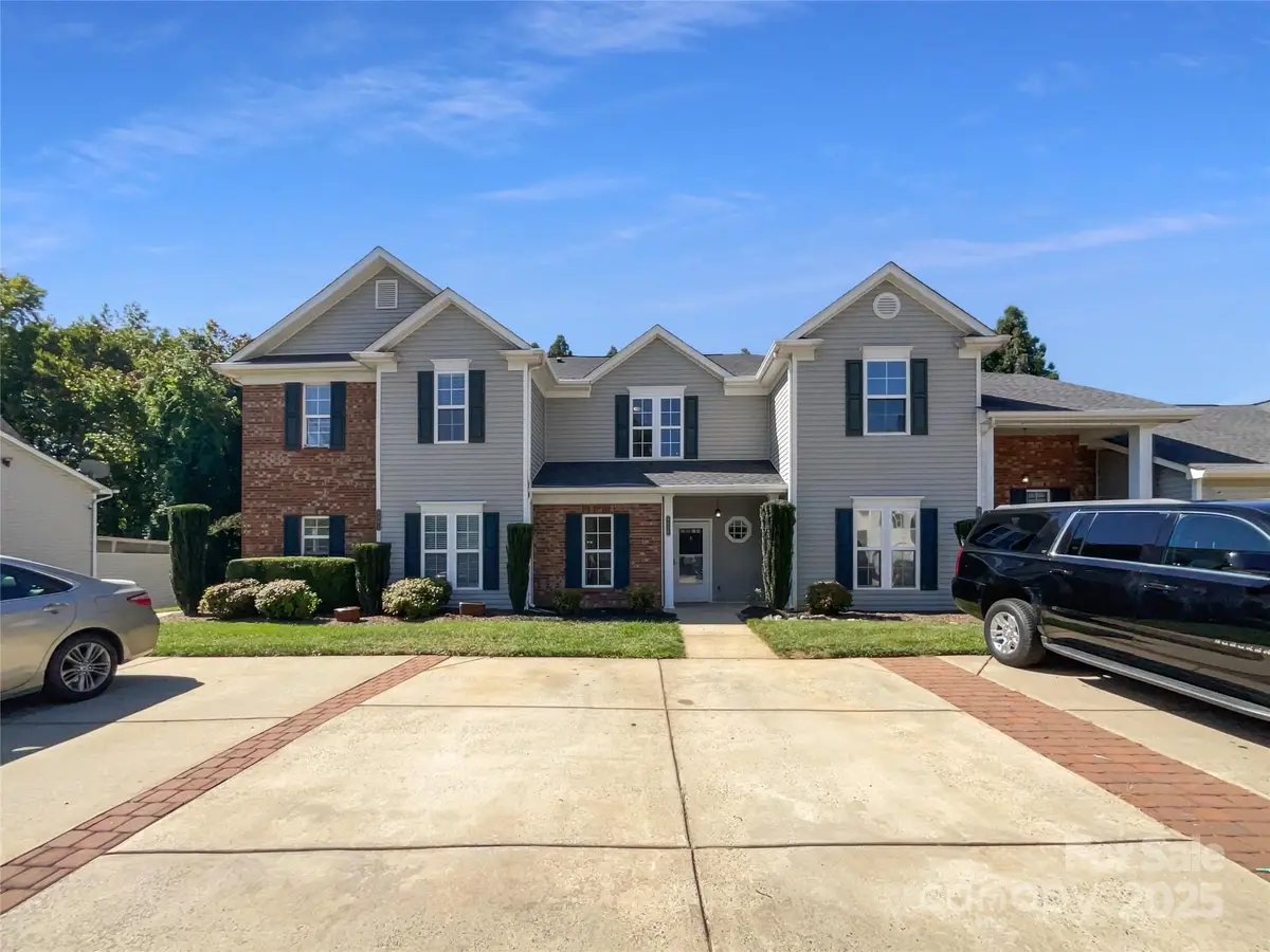 9065 Cinnabay Drive, Charlotte, NC 28216 - Image #1