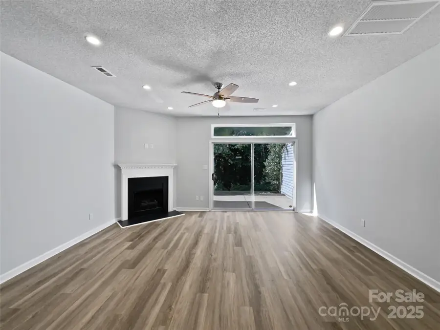 9065 Cinnabay Drive, Charlotte, NC 28216 - Image #3