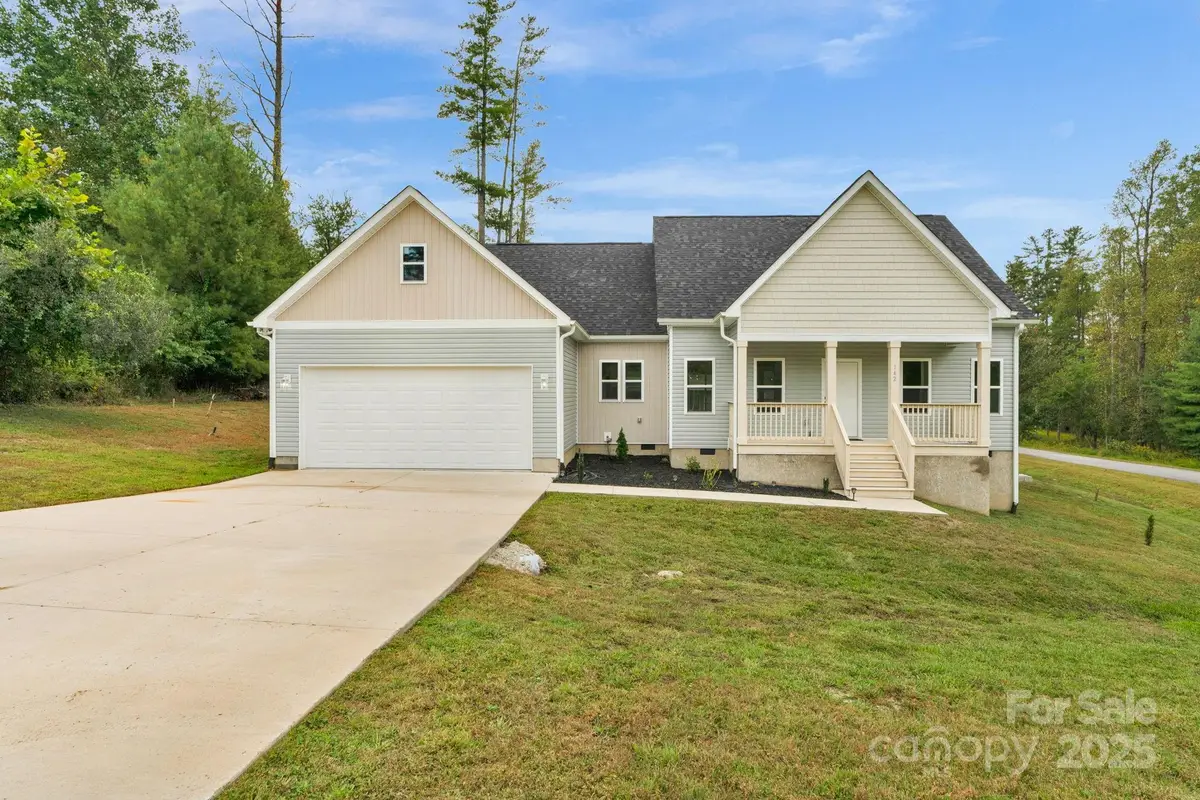 142 Crystal Heights Drive, Hendersonville, NC 28739 - Image #1