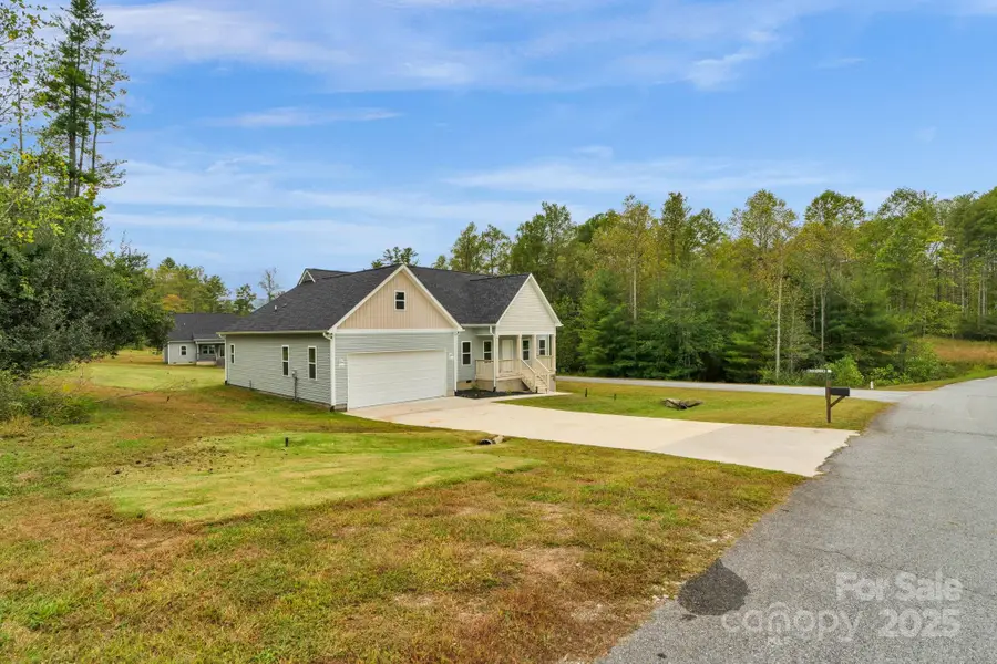 142 Crystal Heights Drive, Hendersonville, NC 28739 - Image #3