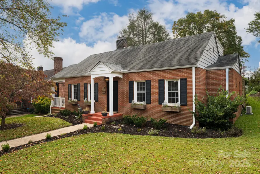 11 Colonial Place, Asheville, NC 28804 - Image #3