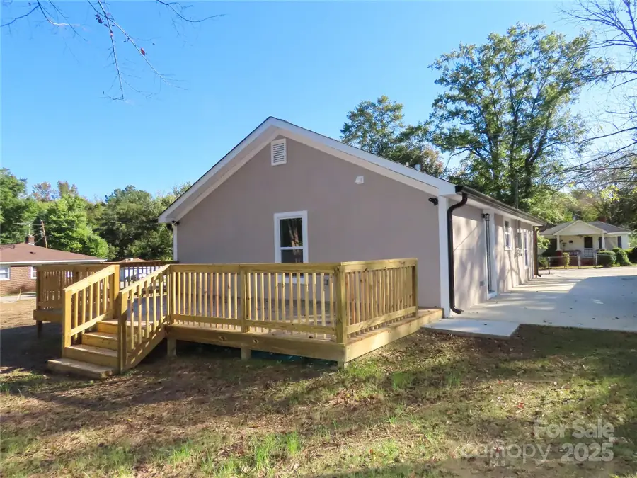 433 Clinton Avenue, Lancaster, SC 29720 - Image #2