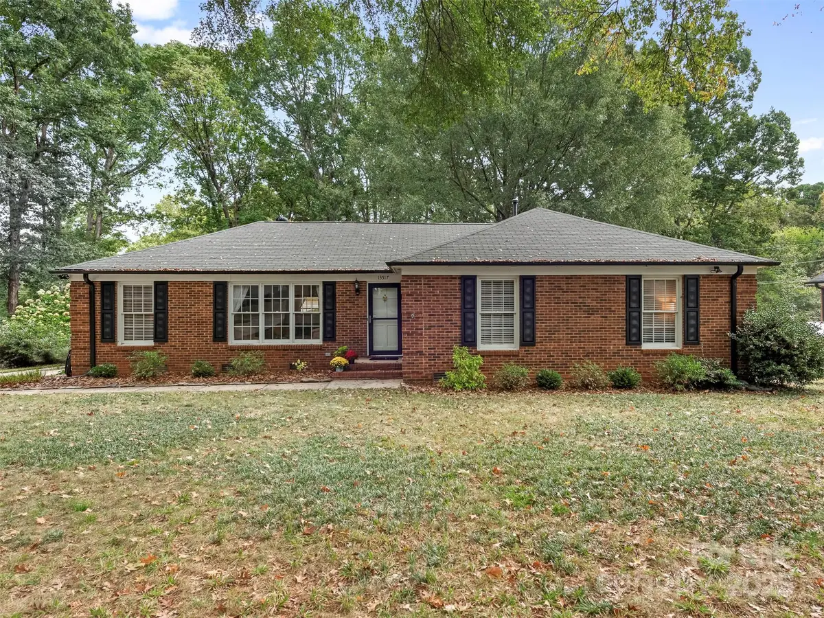 13517 Idlefield Lane, Matthews, NC 28105 - Image #1