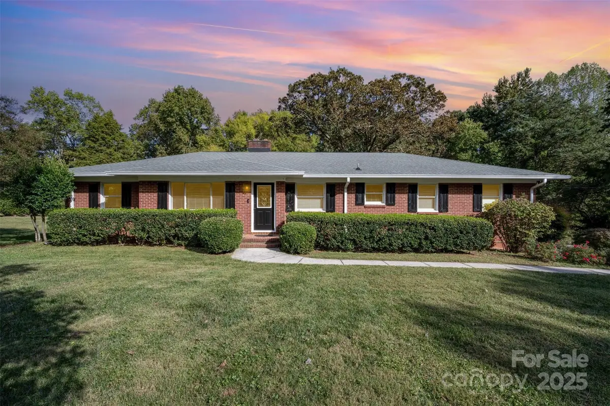 8608 Cedarbrook Drive, Charlotte, NC 28215 - Image #1