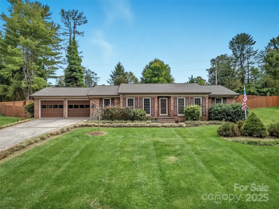 304 Melissa Way, Hendersonville, NC 28791 - Image #2