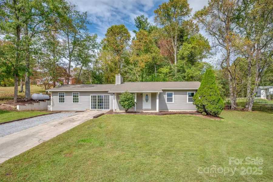 569 Lanning Road, Hendersonville, NC 28792 - Image #2