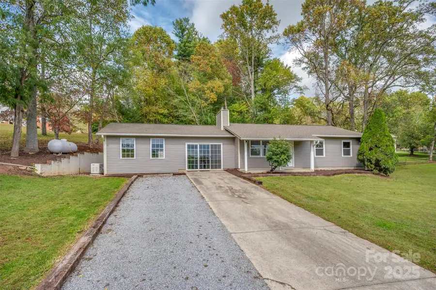 569 Lanning Road, Hendersonville, NC 28792 - Image #3