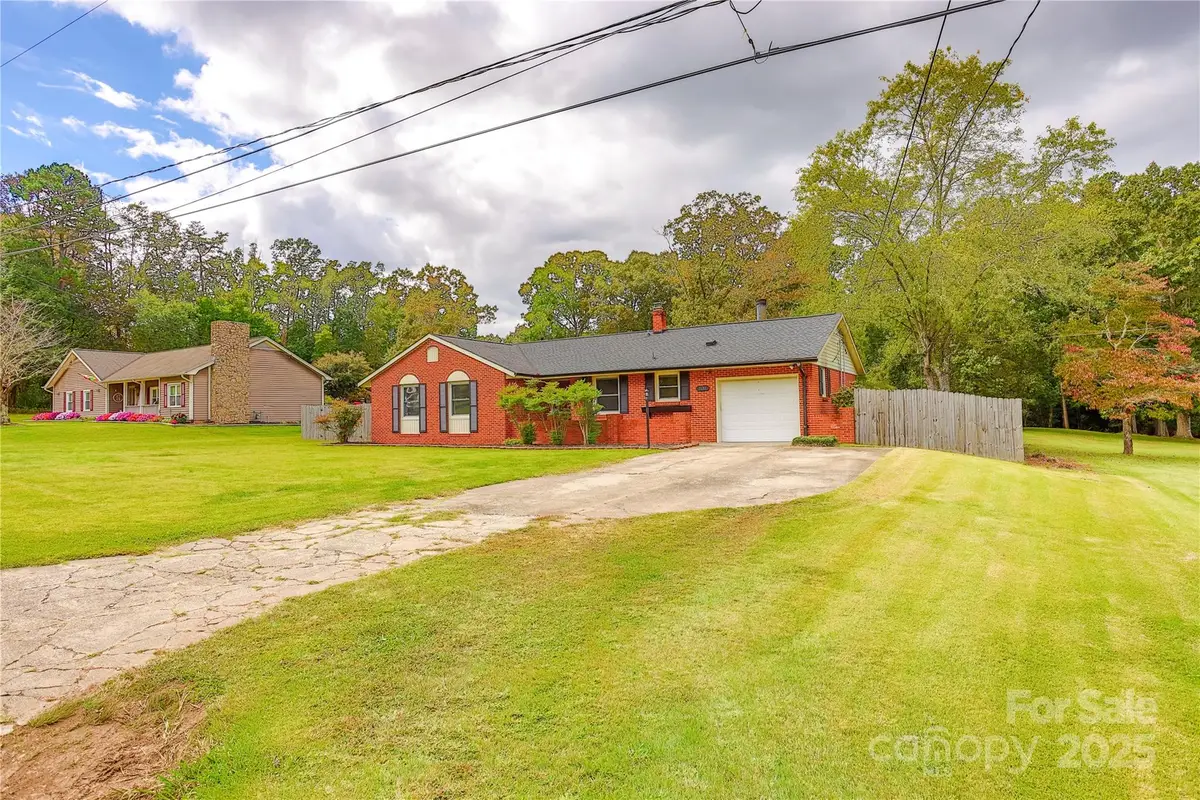 2632 Holly Hills Drive, Valdese, NC 28690 - Image #1