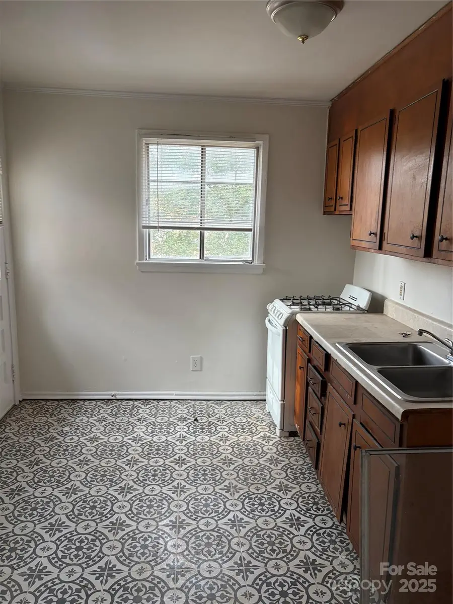 1914 Manteo Court, Charlotte, NC 28208 - Image #3