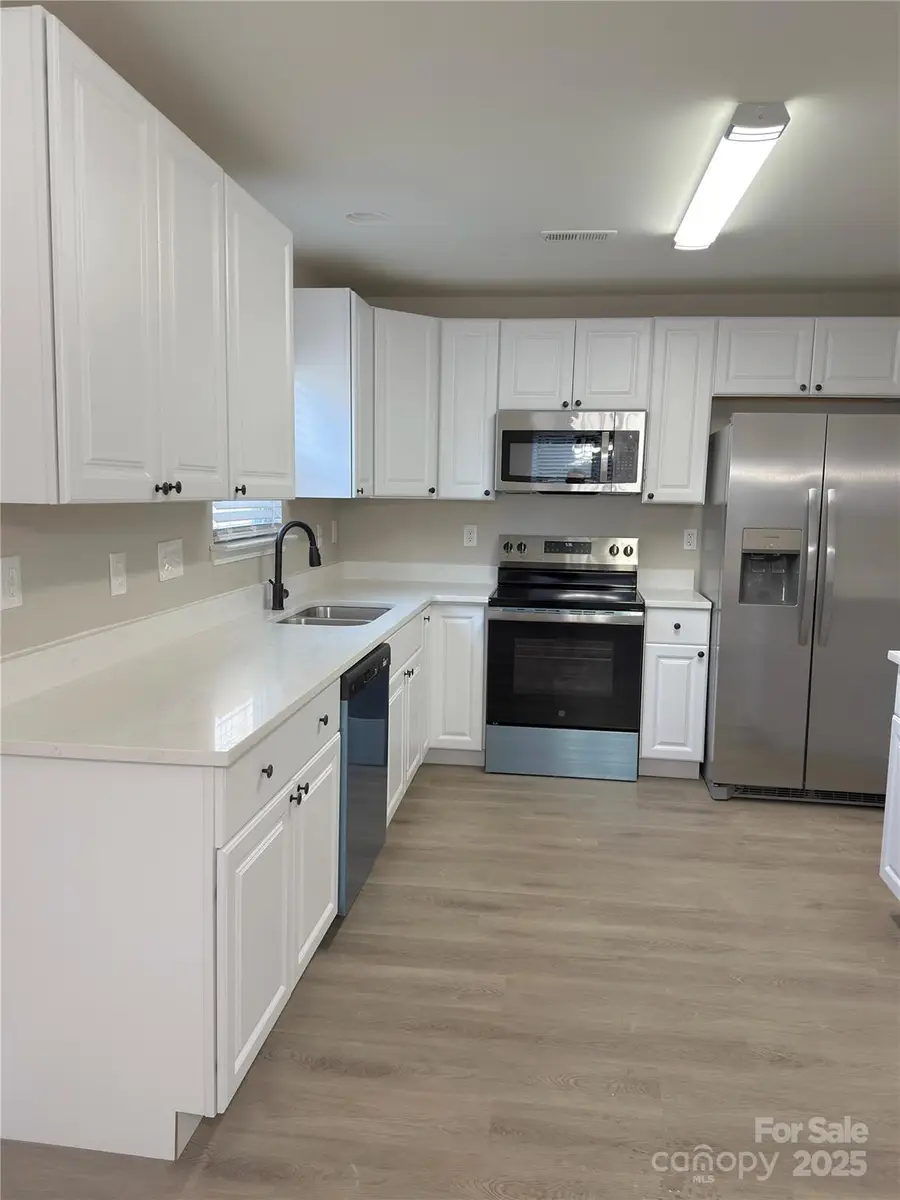 1421 Braveheart Lane, Charlotte, NC 28216 - Image #3