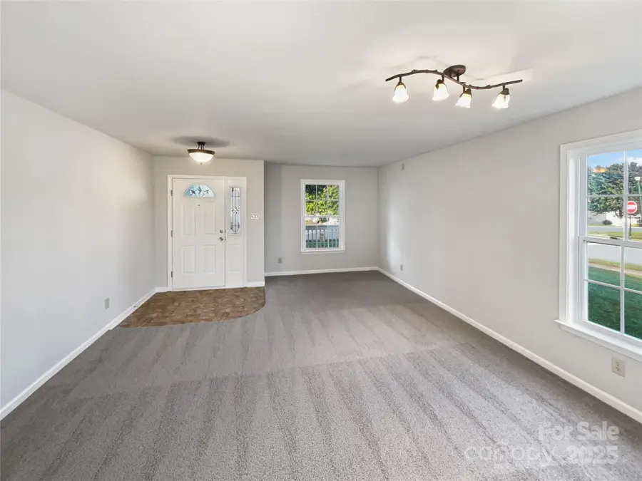 152 Farm Springs Drive, Mount Holly, NC 28120 - Image #3